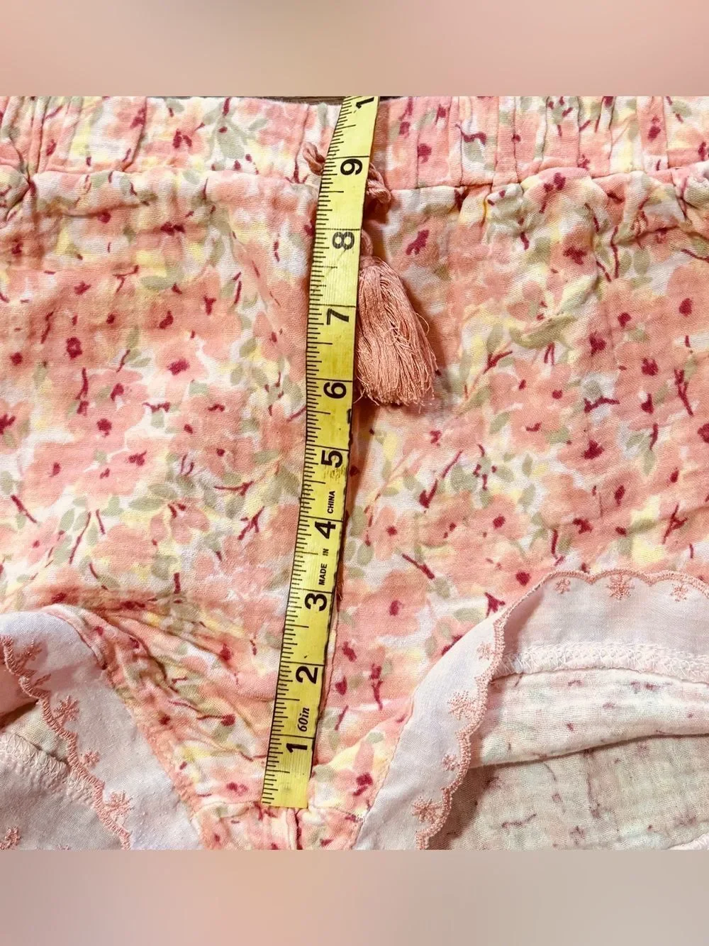 Bear Paw Girl’s Pull On Shorts Elastic Waist Floral Scalloped Hem Pink Green 10